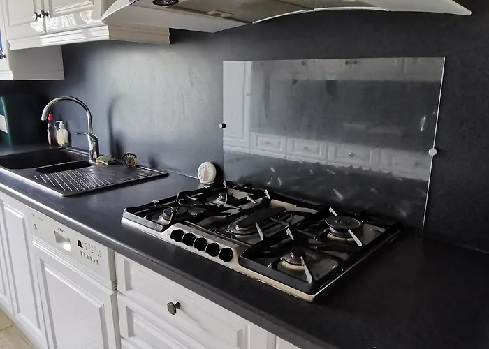 Maison 3 Chambres, 150 M De La Plage, 4/6 Pers, Wi-fi, Terrasse, Parking, Proche Commerces, Sur - Fr-1-194-370 *